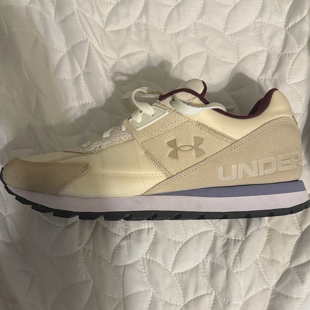 Under Armour Men’s Essential Runner Shoes 
Size 9.5